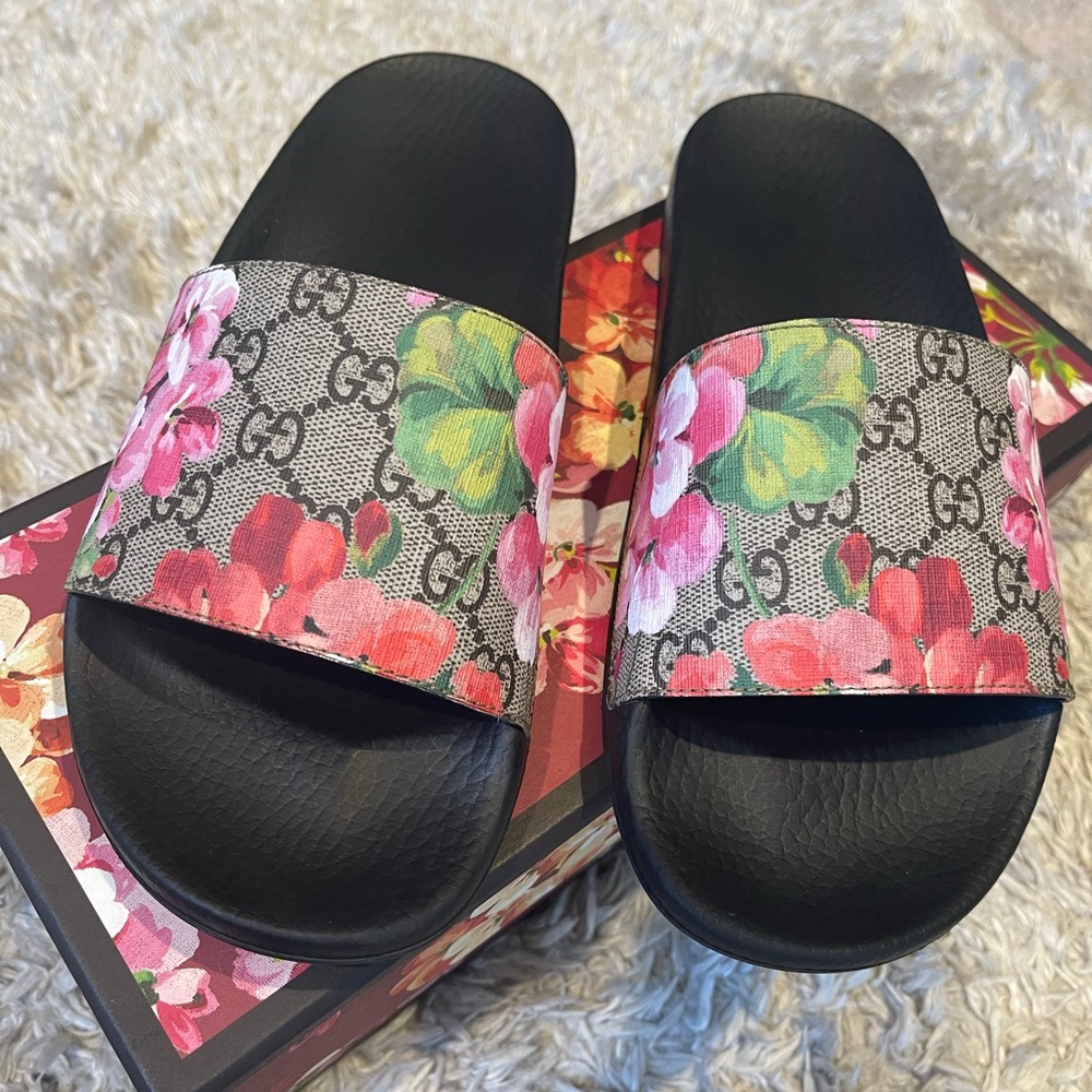 Gucci Blooms Supreme floral slide sandal